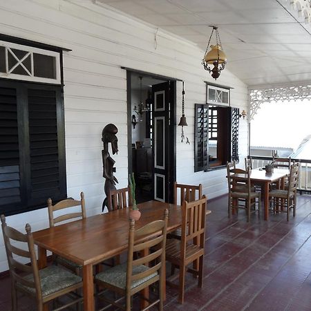 Guesthouse Un Pied-A-Terre Paramaribo Esterno foto