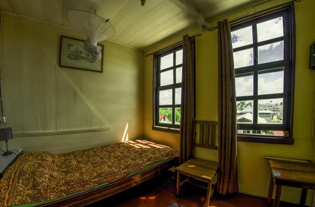 Guesthouse Un Pied-A-Terre Paramaribo Esterno foto