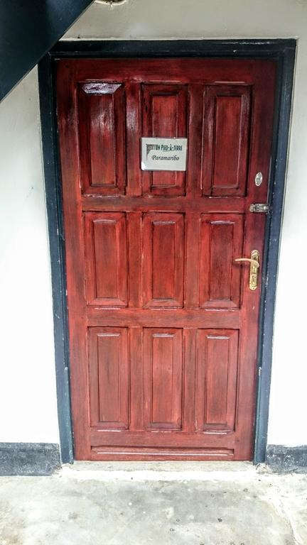 Guesthouse Un Pied-A-Terre Paramaribo Esterno foto