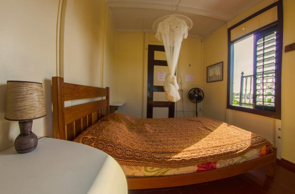Guesthouse Un Pied-A-Terre Paramaribo Esterno foto