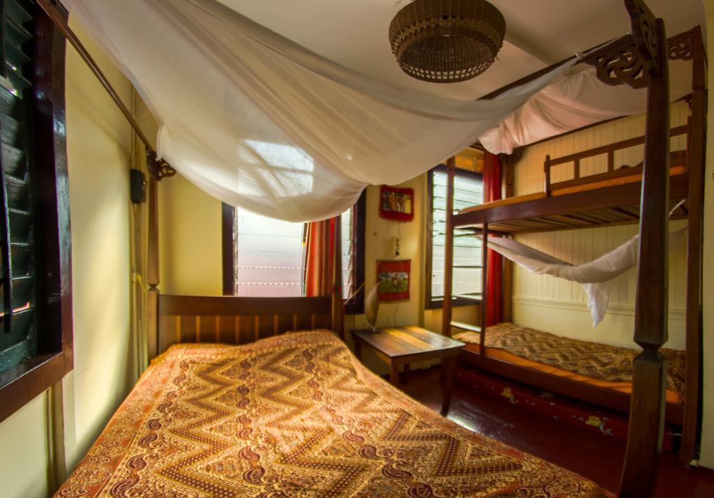 Guesthouse Un Pied-A-Terre Paramaribo Esterno foto